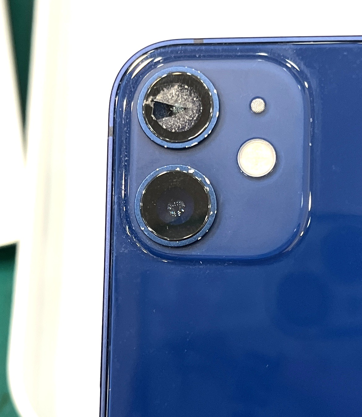iPhone12mini(アイフォン)のカメラレンズ交換を行いました！
